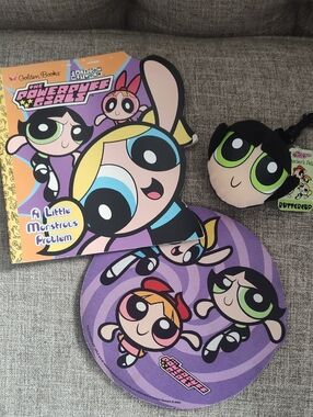 Powerpuff Girls Bundle With Mouse Pad, Book, Buttercup Charm With Book Zipped In